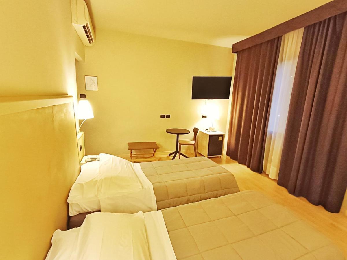 Hotel Corallo ริมินี ภายนอก รูปภาพ
