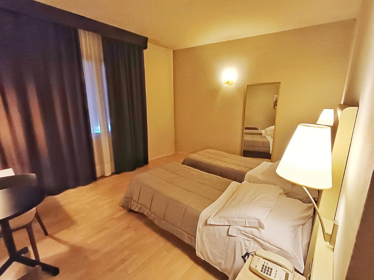 Hotel Corallo ริมินี ภายนอก รูปภาพ
